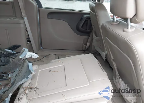 2016 Chrysler Town & Country Touring z USA, uszkodzony, nr VIN 2C4RC1BG8GR240248